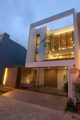 Rumah Manyar PIK Arsitektural Design dengan Inner Courtyard 4 Bedroom