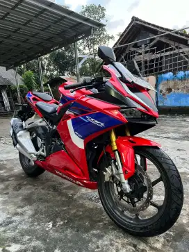 CBR 250 tricolor