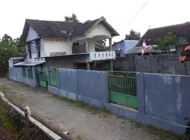 Dijual Rumah 2 Lantai dan Paviliun