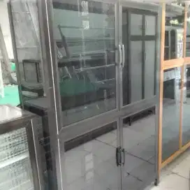 Rak Sepatu dan Helm
