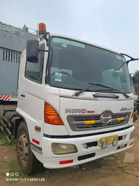 DIJUAL HINO TRACKTOR HEAD SG 285 J TAHUN 2014