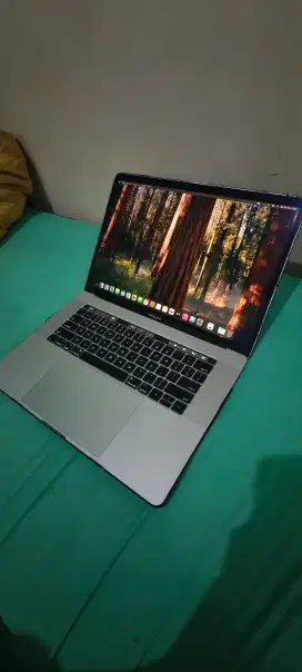 Macbook 15 2018 touchbar