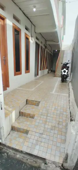Kontrakan Petakan 3 Petak Bersih Terawat Kamar Mandi Dalam
