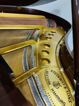 grend piano steinway & sons type M warna coklat
