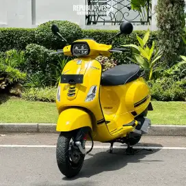 Dijual Cepat Piaggio Vespa S IGET 125 FACELIFT TAHUN 2021 WARNA YELLOW