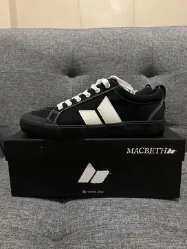 Macbeth Eliot belum pernah pakai