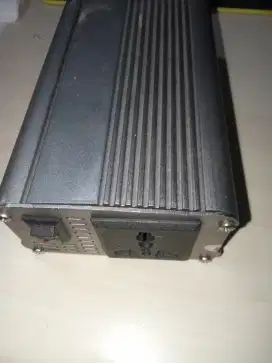 Power Inverter Mobil 1000W DC12V To AC 220V