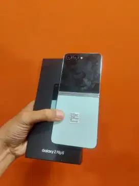 SAMSUNG Z FLIP 5 5G Ram8/256GB Garansi resmi SEIN Fullset NOMINUS