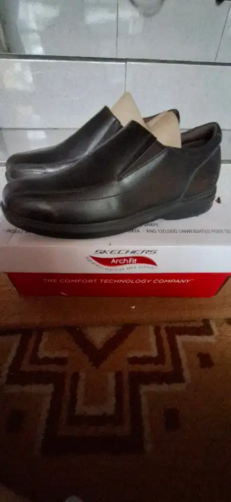 Sepatu Skecher formal fantofel ukuran 46