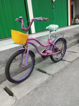 Sepeda anak cewe ring 20 nego
