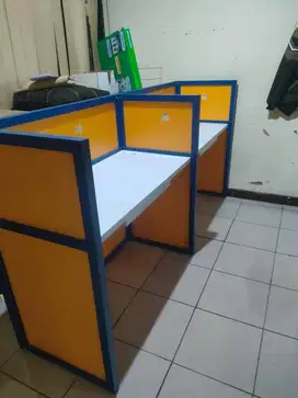 furniture meja partisi kantor 2 orang knockdown bongkar pasang