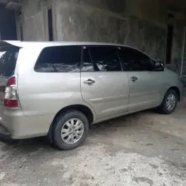 Innova Diesel E 2014