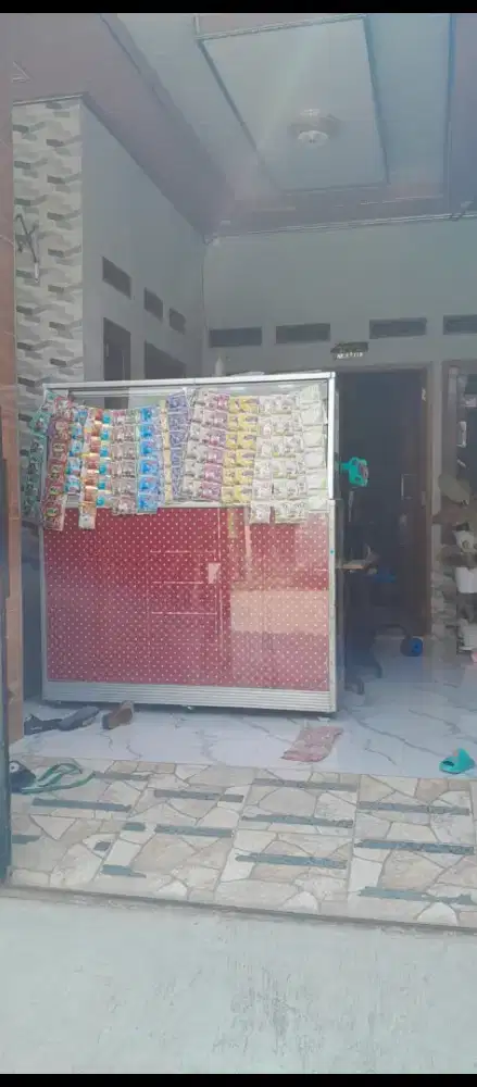 Dijual etalase kaca