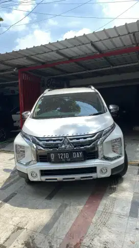 Mitsubishi xpander cross premium package