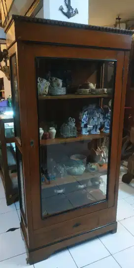 lemari kayu jati