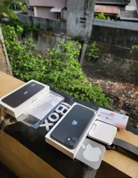 Iphone 11 128 GB iBox Kondisi Seperti Baru