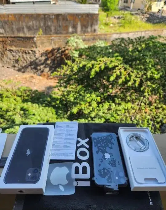 Iphone 11 64 GB iBox Kondisi Buka Dus Saja