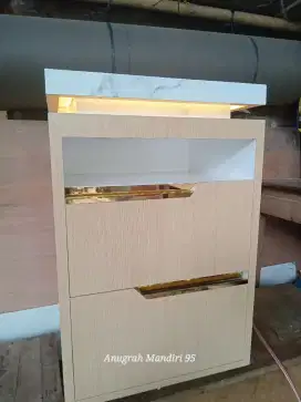 Nakas minimalis