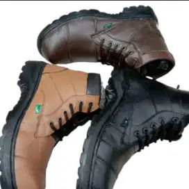 Sepatu safety bahan kulit ujung besi