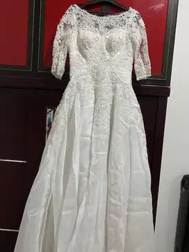 Baju pengantin putih