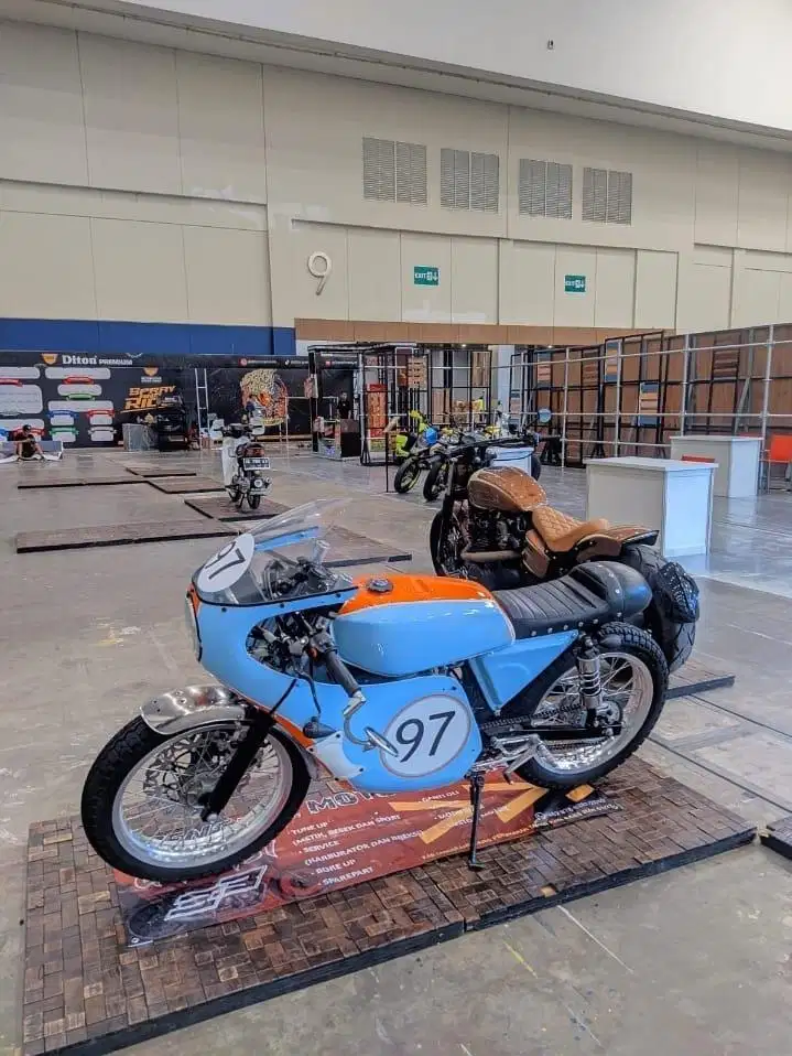 Honda Caferacer GL up Megapro