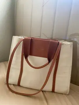 Tote bag charles n keith