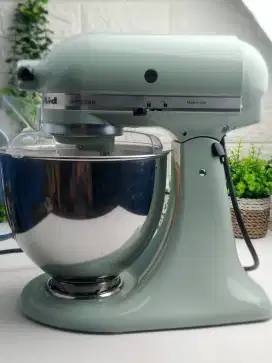 Kitchen Aid standing mixer