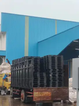 pallet plastik second bagus