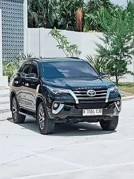 Fortuner Vrz 2017 hitam