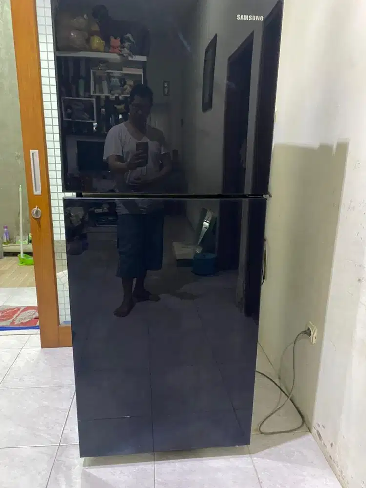 Kulkas 2 pintu Samsung Kondisi 99% Mulus