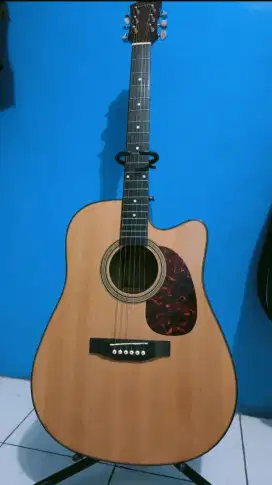 di jual gitar akustik elektrik kondisi 97% Skylark MAG -550CN - EQ