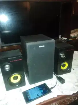 Speaker Aktif 2.1 mulus normal