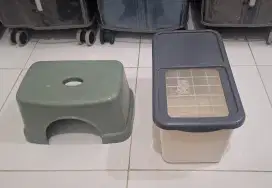 Kursi Plastik dan Tempat Beras 6 kg Rice Storage Abu Abu