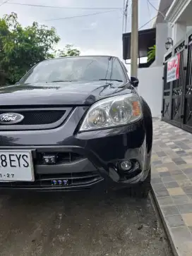 [CASH NEGO] Ford Escape XLT 2010 Sunroof kondisi sangat terawat