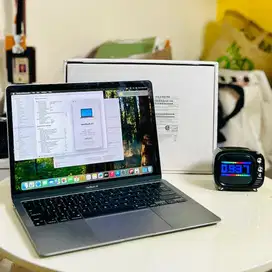MacBook Air 13 inch M1 fullset original mantap cc kecil