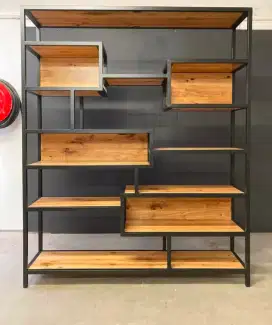 Partisi Industrial Sekat Ruangan Custom Rak Industrial Rak Pajangan