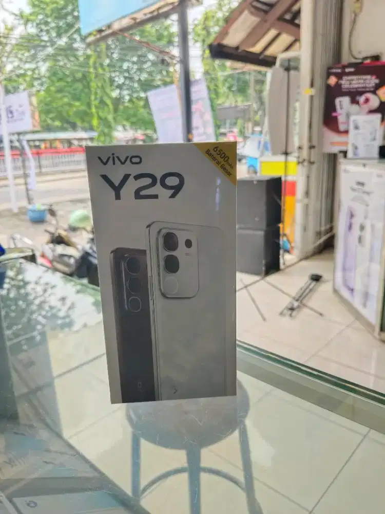 Vivo Y29 16/256, snapdragon, 6500mah