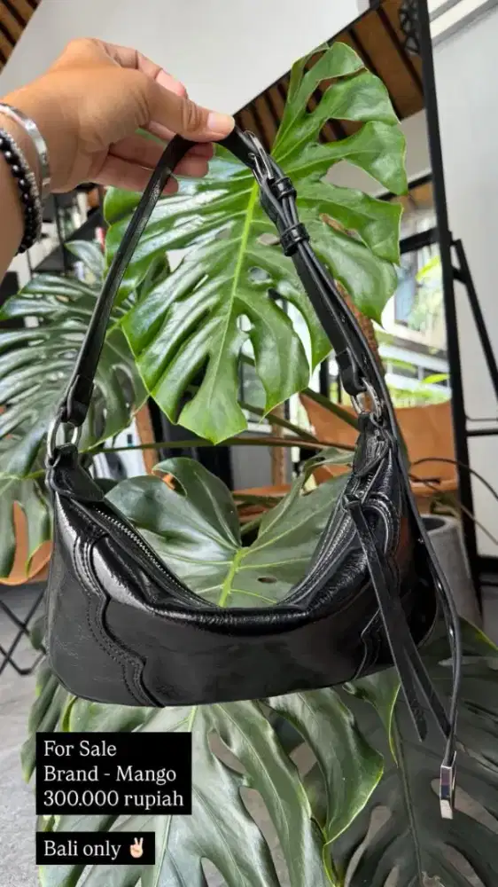 Tas mango hitam