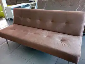 Sofabed bludru ekonimis