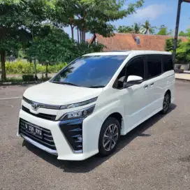 Toyota Voxy 2019