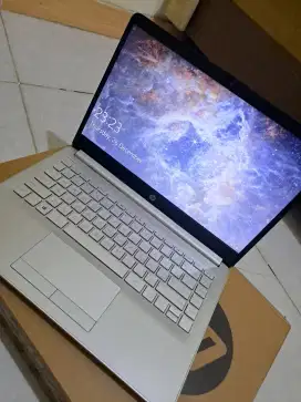 Laptop HP AMD A9 RAM4GB SSD256 FULLSET