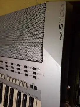 Yamaha psr s 700