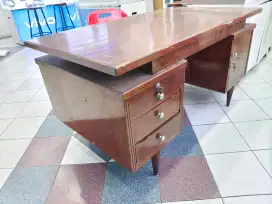 Jual meja kantor klasik