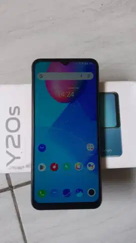 Punya hp Vivo y20s ram 8/256 fulset min kamera d/b g bisa 900 nego