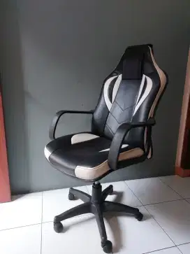 Kursi Gaming Kursi Kantor Kursi Komputer Kursi Santai Kursi Oscar