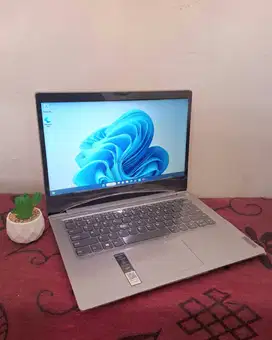 LENOVO IDEAPAD SLIM 3 like new