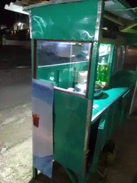 Di jual gerobak bakso dan meja lengkap, tinggal pakai full