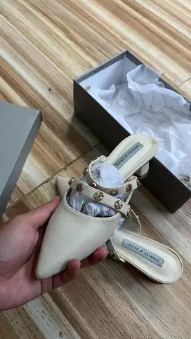 Sepatu/sendal wanita uk 36