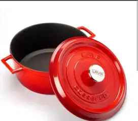 Casserole merk lava warna merah