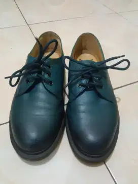Sepatu dr. Martens dockmart 1461 size 38/39 original